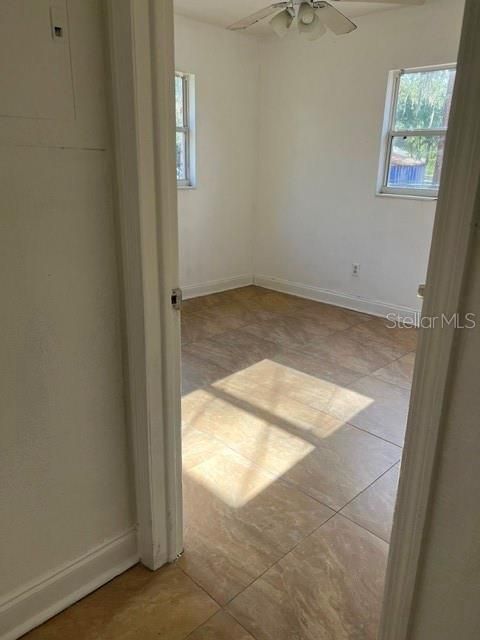 For Rent: $1,900 (3 beds, 1 baths, 960 Square Feet)