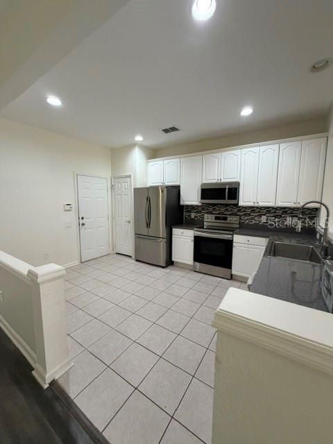 For Rent: $2,500 (3 beds, 2 baths, 1798 Square Feet)