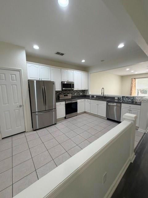 For Rent: $2,500 (3 beds, 2 baths, 1798 Square Feet)