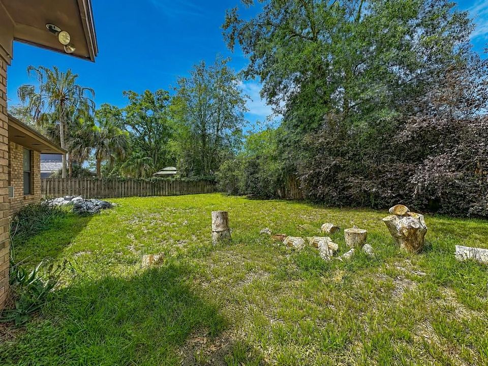 For Sale: $359,000 (4 beds, 2 baths, 2276 Square Feet)