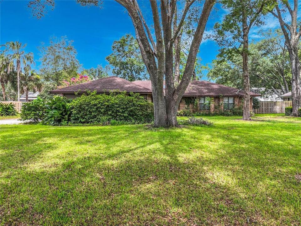 For Sale: $359,000 (4 beds, 2 baths, 2276 Square Feet)