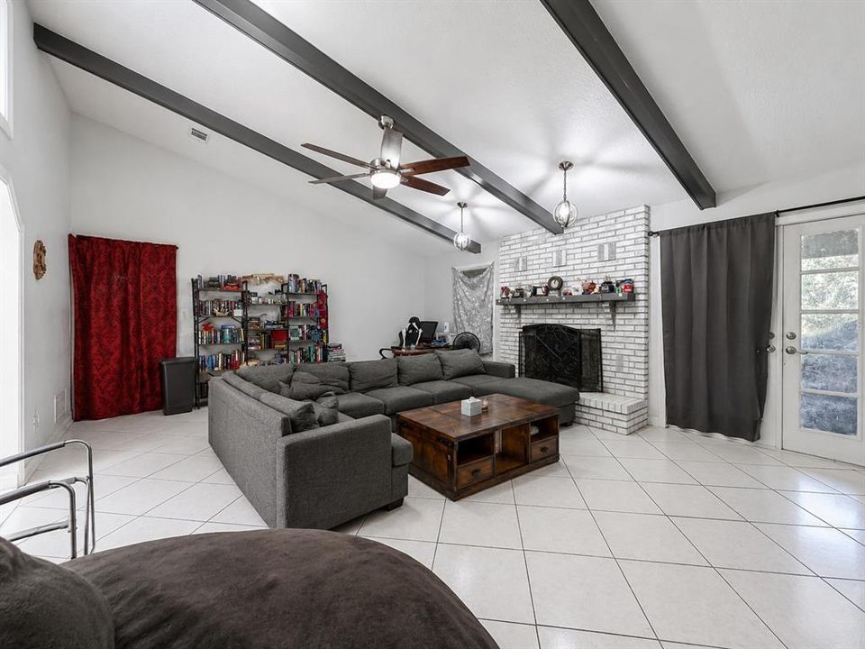 For Sale: $359,000 (4 beds, 2 baths, 2276 Square Feet)