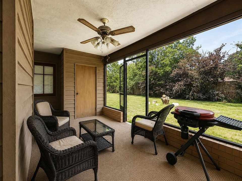 For Sale: $359,000 (4 beds, 2 baths, 2276 Square Feet)