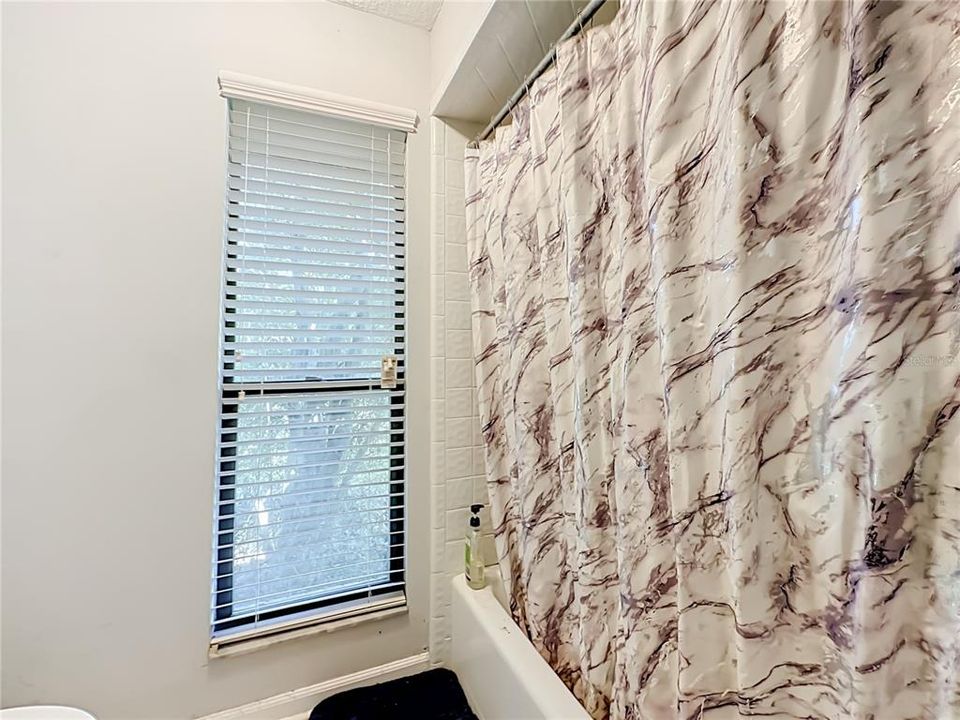 For Sale: $359,000 (4 beds, 2 baths, 2276 Square Feet)