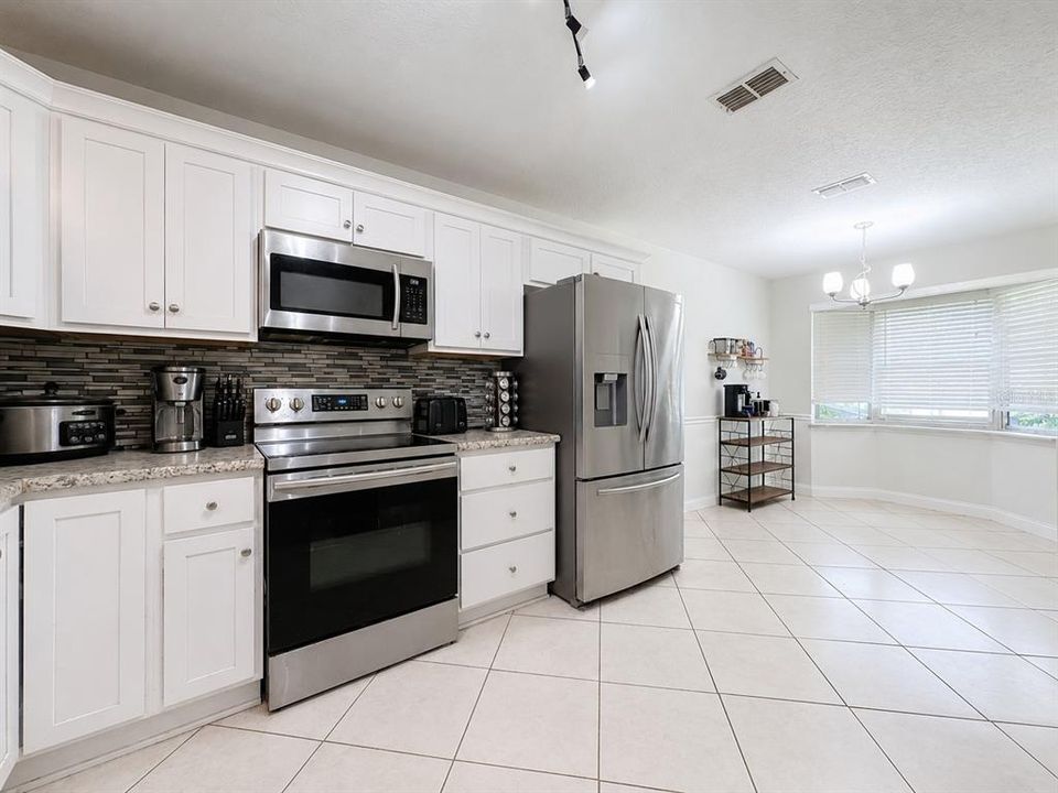 For Sale: $359,000 (4 beds, 2 baths, 2276 Square Feet)