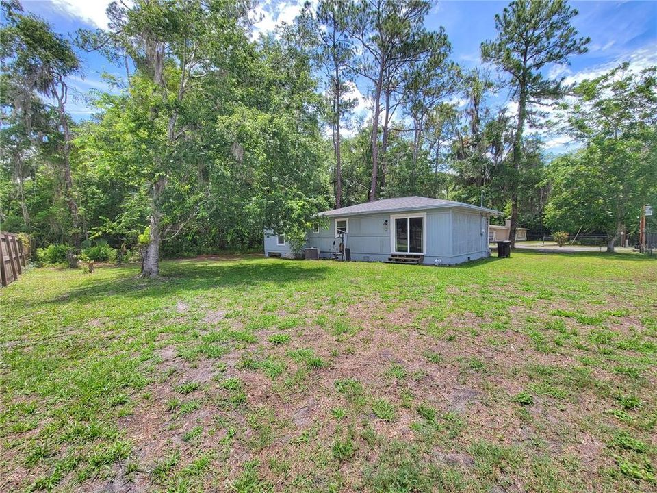 For Sale: $209,000 (3 beds, 2 baths, 1091 Square Feet)