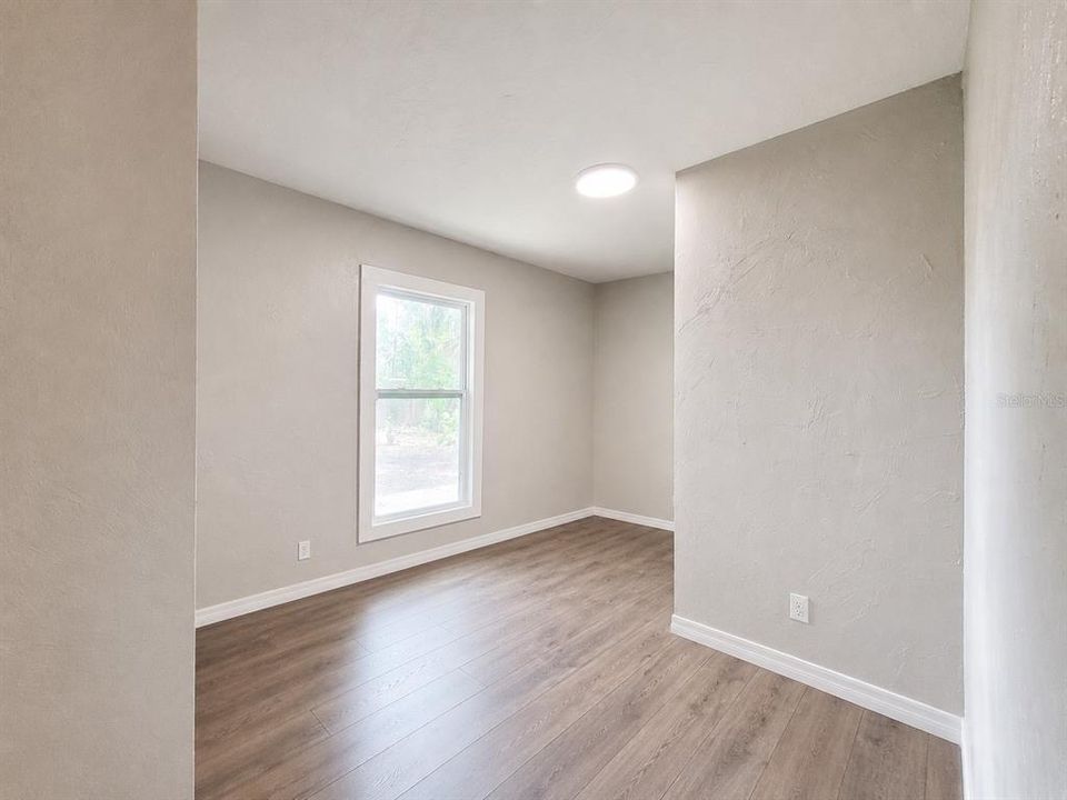For Sale: $209,000 (3 beds, 2 baths, 1091 Square Feet)