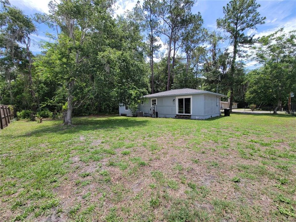 For Sale: $209,000 (3 beds, 2 baths, 1091 Square Feet)