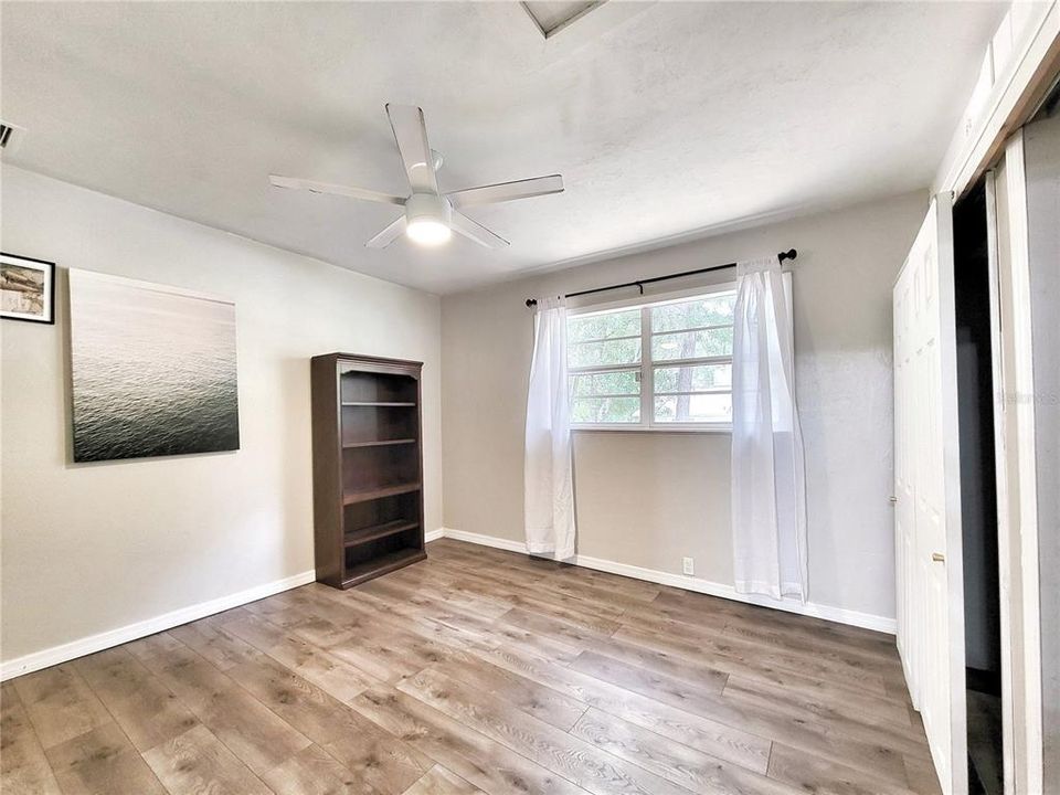 For Sale: $209,000 (3 beds, 2 baths, 1091 Square Feet)