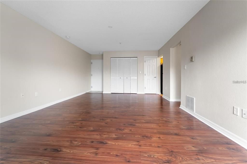 For Rent: $2,300 (2 beds, 2 baths, 836 Square Feet)