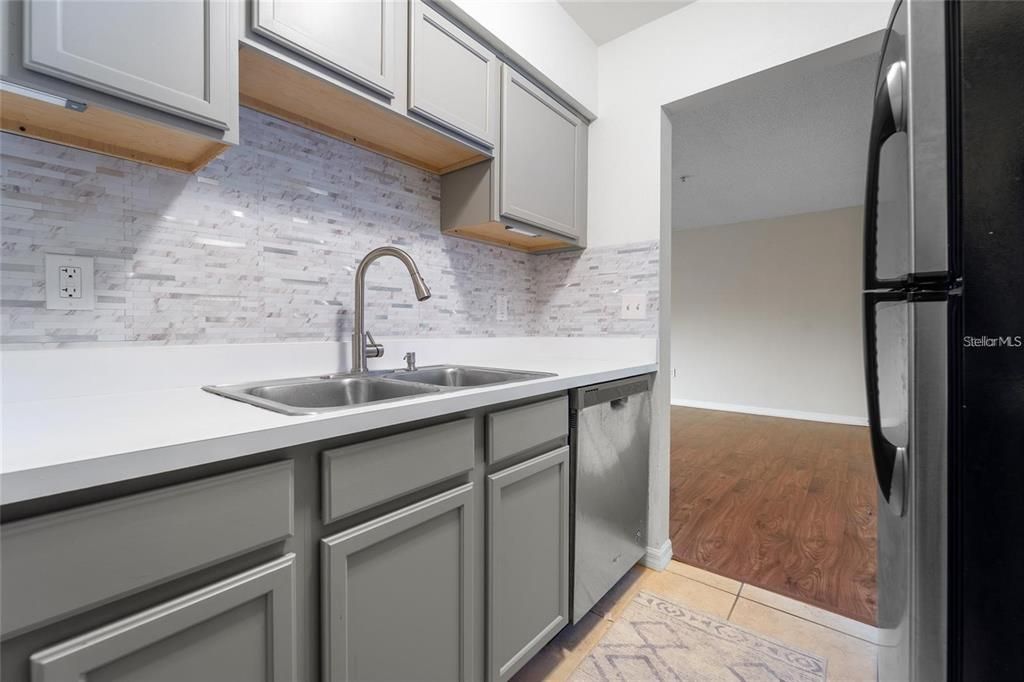 For Rent: $2,300 (2 beds, 2 baths, 836 Square Feet)