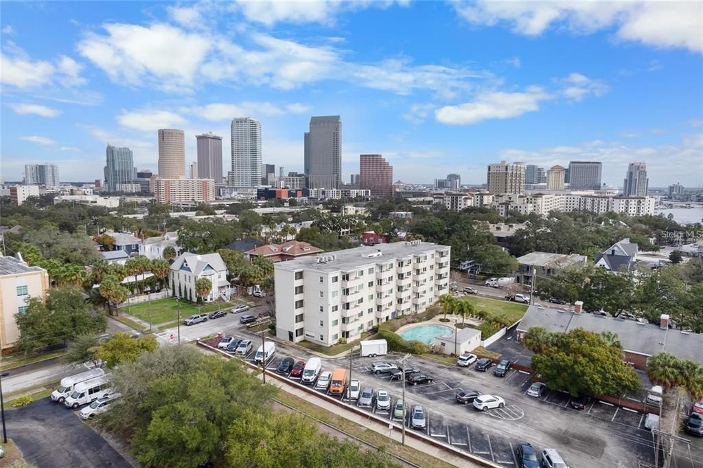 For Rent: $2,300 (2 beds, 2 baths, 836 Square Feet)
