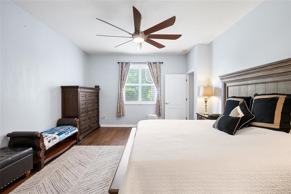 For Sale: $525,000 (4 beds, 2 baths, 2420 Square Feet)