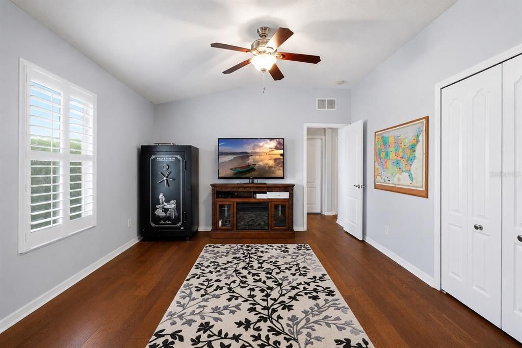 For Sale: $525,000 (4 beds, 2 baths, 2420 Square Feet)