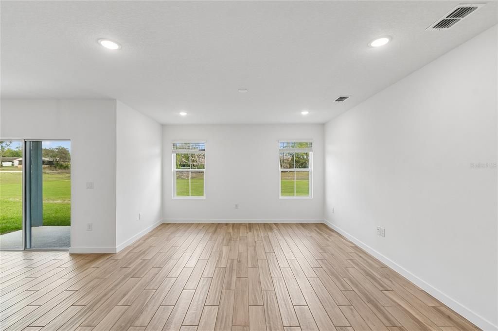 For Sale: $269,990 (3 beds, 2 baths, 1684 Square Feet)
