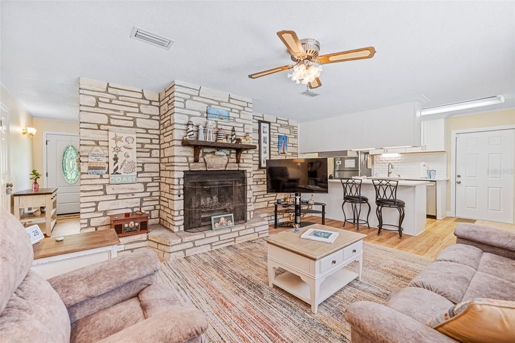 For Sale: $480,000 (3 beds, 2 baths, 1400 Square Feet)