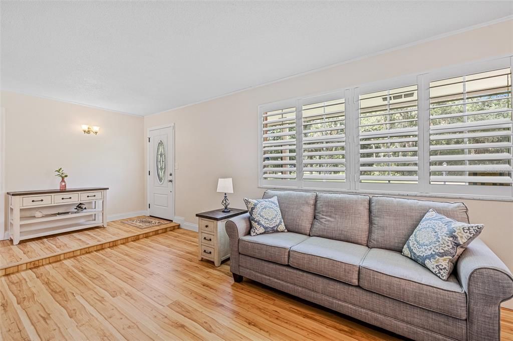 For Sale: $480,000 (3 beds, 2 baths, 1400 Square Feet)