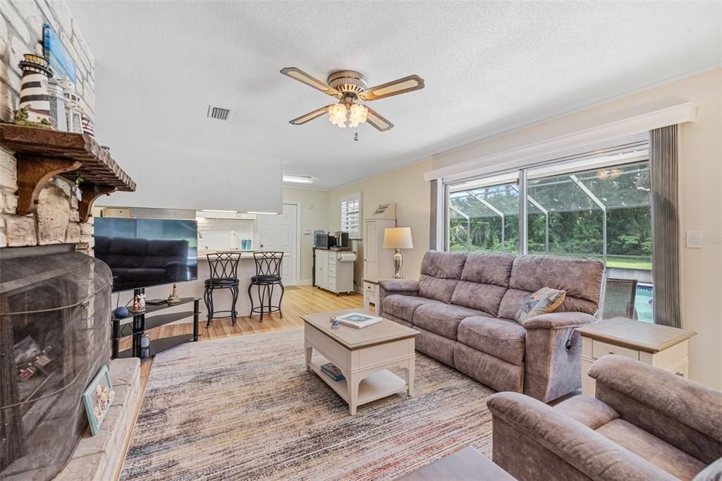 For Sale: $480,000 (3 beds, 2 baths, 1400 Square Feet)