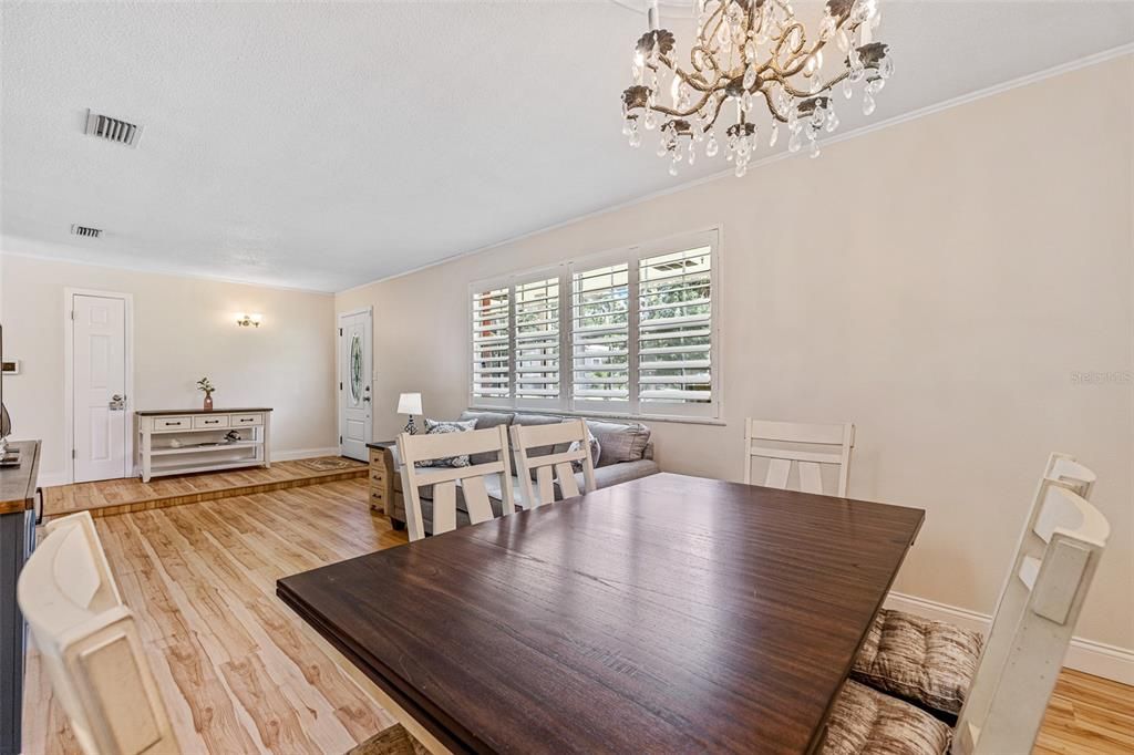 For Sale: $480,000 (3 beds, 2 baths, 1400 Square Feet)