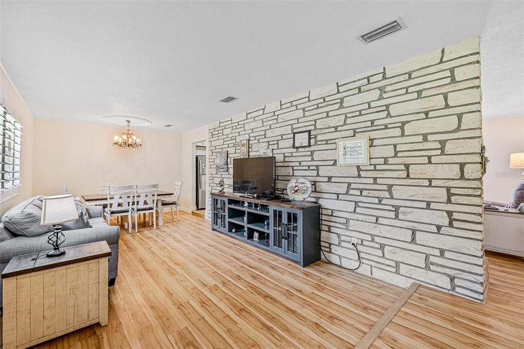 For Sale: $480,000 (3 beds, 2 baths, 1400 Square Feet)