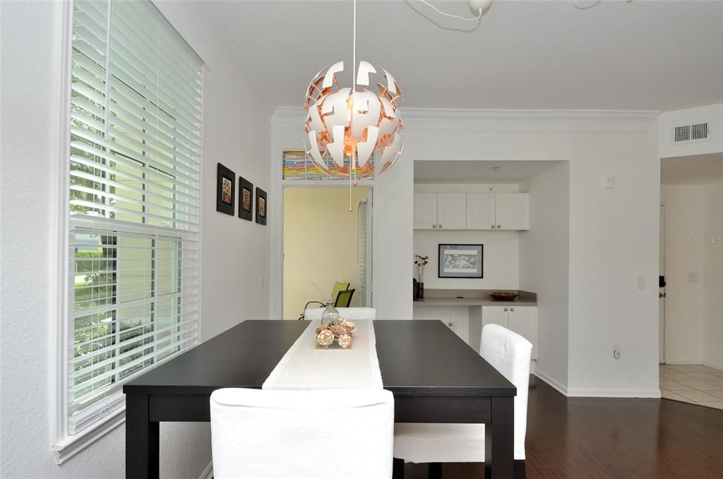 For Sale: $334,900 (2 beds, 2 baths, 1122 Square Feet)