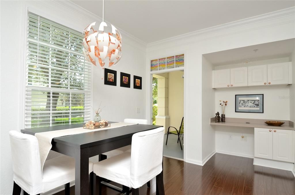 For Sale: $334,900 (2 beds, 2 baths, 1122 Square Feet)