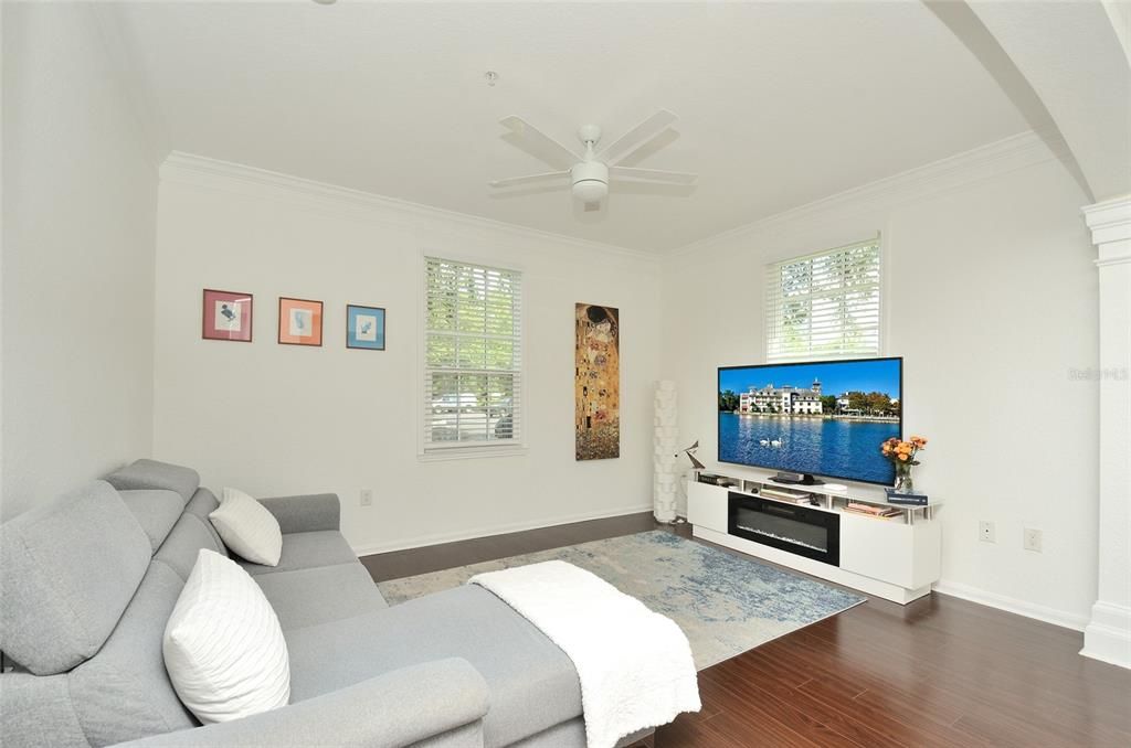 For Sale: $334,900 (2 beds, 2 baths, 1122 Square Feet)