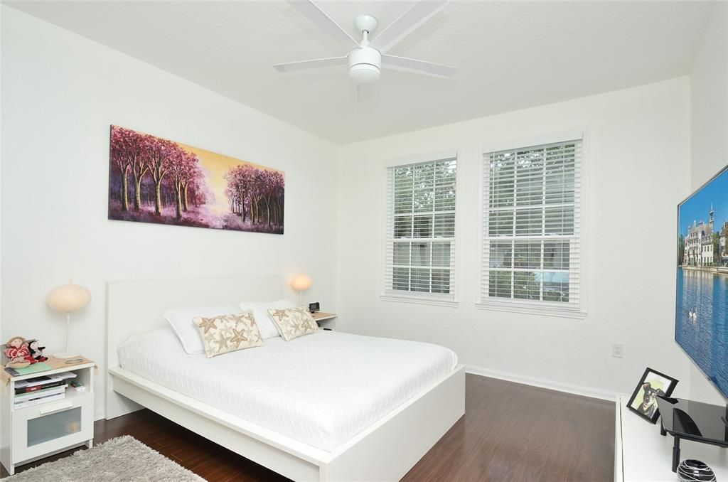 For Sale: $334,900 (2 beds, 2 baths, 1122 Square Feet)
