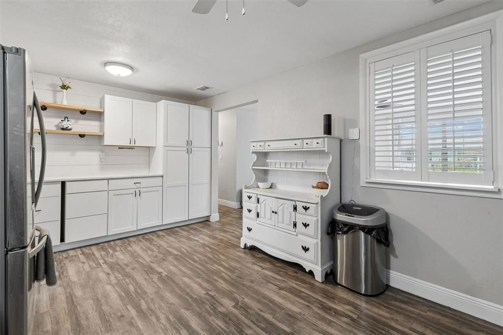 For Sale: $310,000 (3 beds, 2 baths, 1388 Square Feet)