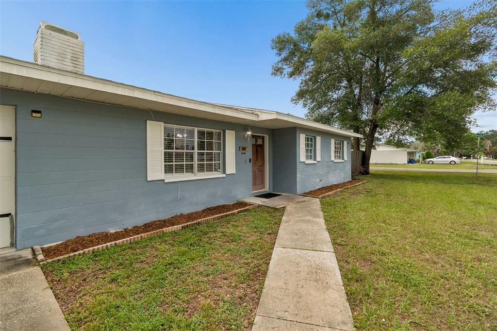 For Sale: $310,000 (3 beds, 2 baths, 1388 Square Feet)