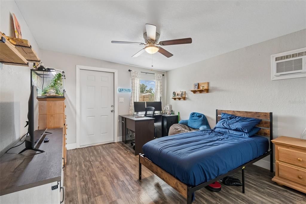 For Sale: $310,000 (3 beds, 2 baths, 1388 Square Feet)