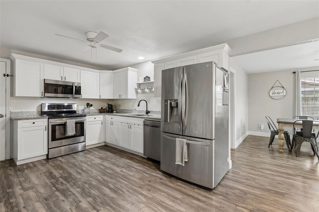 For Sale: $310,000 (3 beds, 2 baths, 1388 Square Feet)