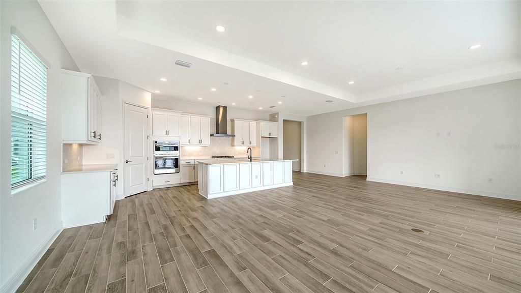 For Sale: $646,990 (3 beds, 3 baths, 2456 Square Feet)