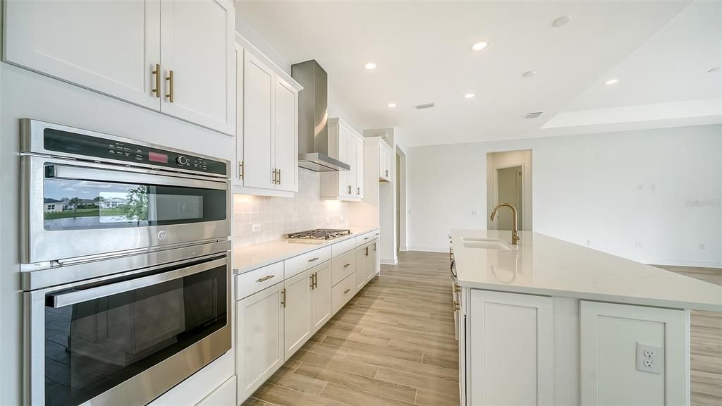 For Sale: $646,990 (3 beds, 3 baths, 2456 Square Feet)
