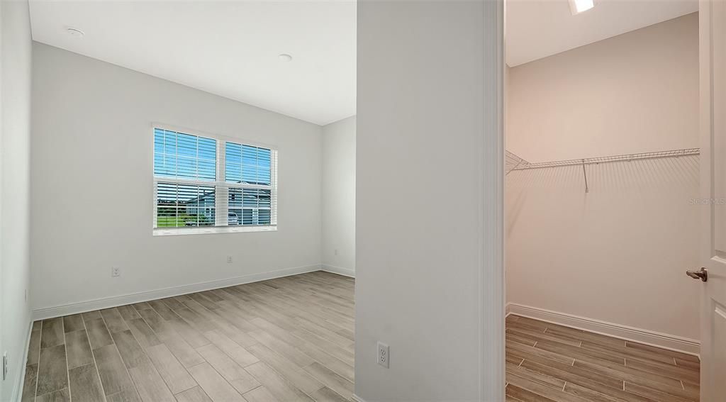 For Sale: $646,990 (3 beds, 3 baths, 2456 Square Feet)