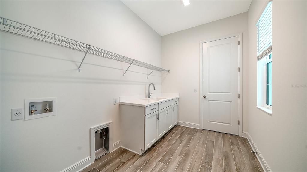 For Sale: $646,990 (3 beds, 3 baths, 2456 Square Feet)