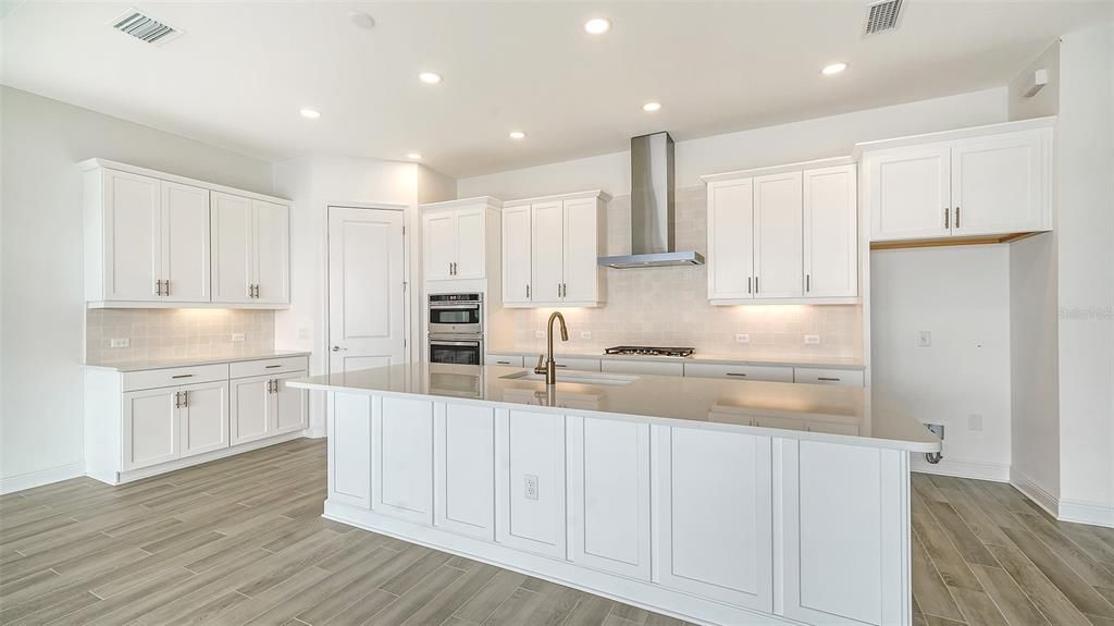 For Sale: $646,990 (3 beds, 3 baths, 2456 Square Feet)