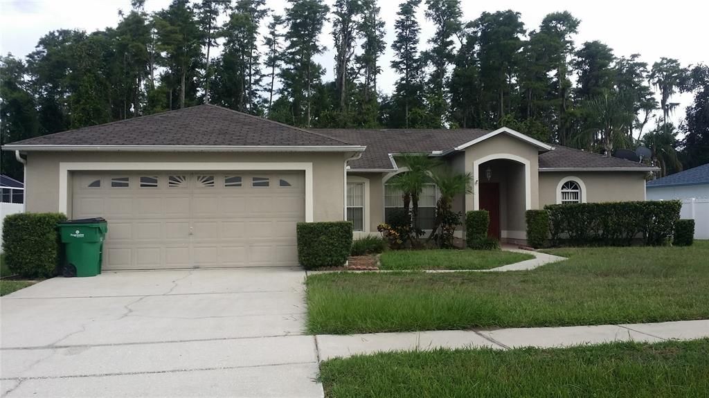 Recently Rented: $1,800 (3 beds, 2 baths, 1396 Square Feet)