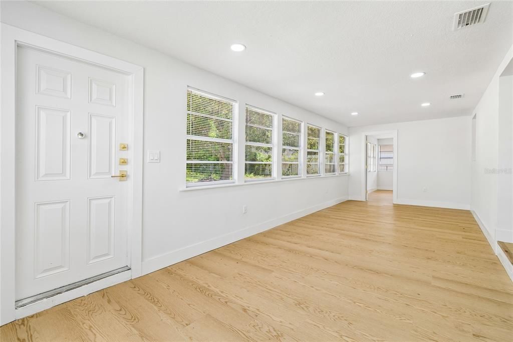 En Venta: $499,000 (5 camas, 3 baños, 1716 Pies cuadrados)