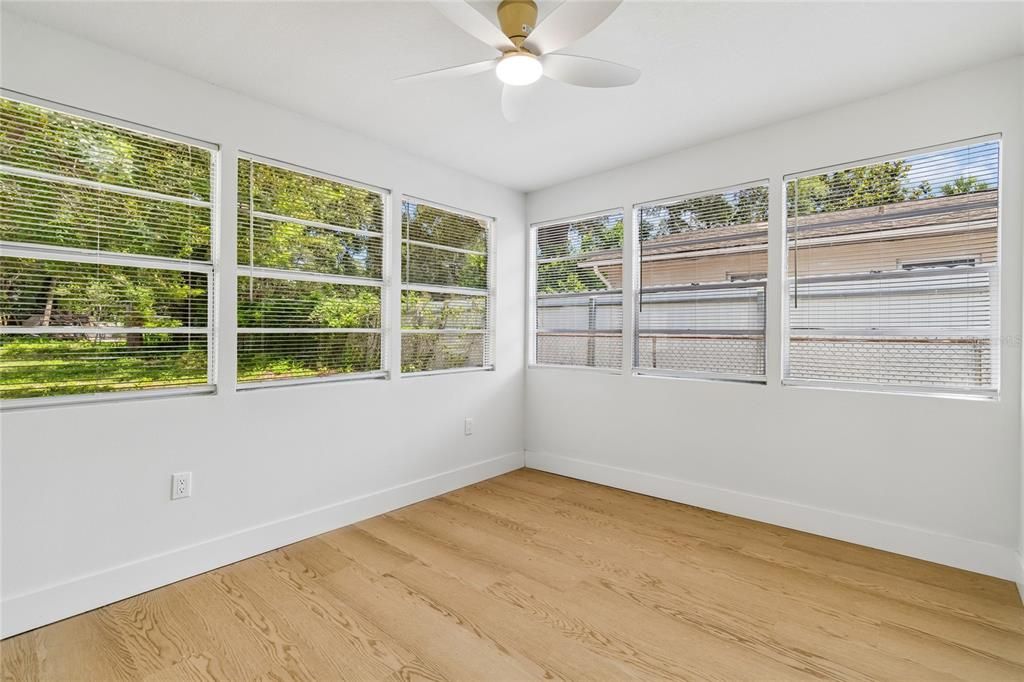 En Venta: $499,000 (5 camas, 3 baños, 1716 Pies cuadrados)