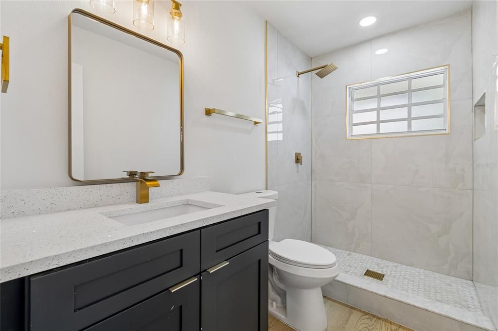 En Venta: $499,000 (5 camas, 3 baños, 1716 Pies cuadrados)
