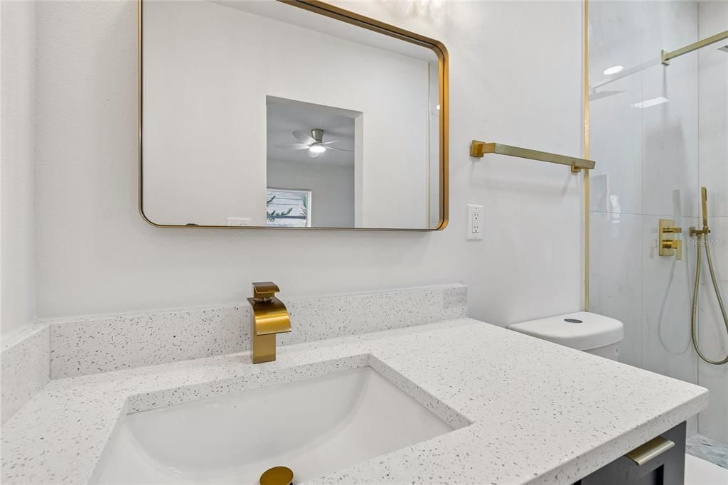 En Venta: $499,000 (5 camas, 3 baños, 1716 Pies cuadrados)