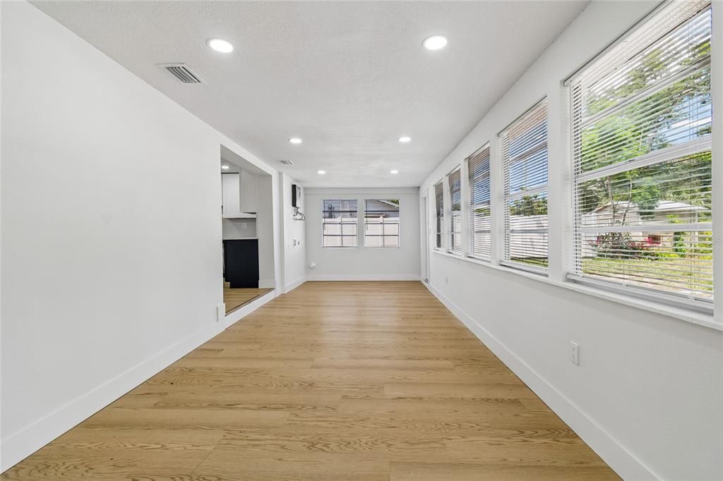 En Venta: $499,000 (5 camas, 3 baños, 1716 Pies cuadrados)