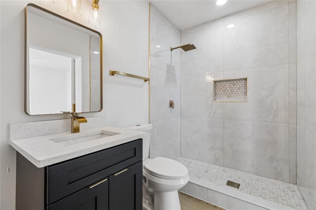 En Venta: $499,000 (5 camas, 3 baños, 1716 Pies cuadrados)