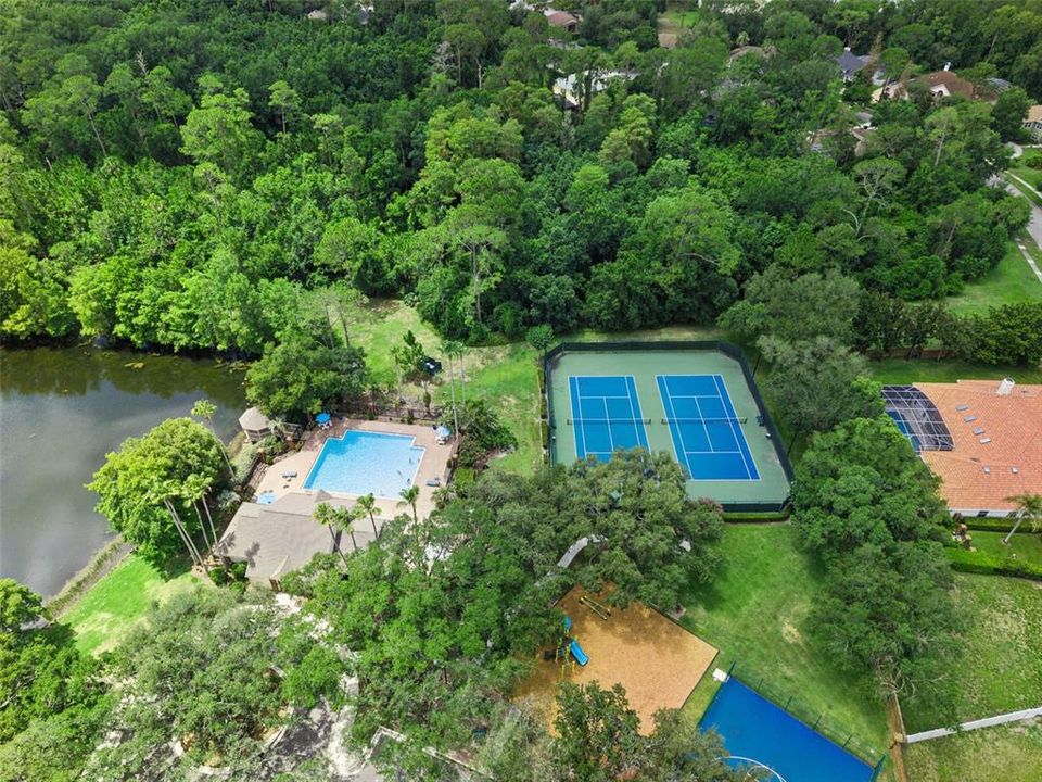 En Venta: $550,000 (4 camas, 2 baños, 2269 Pies cuadrados)