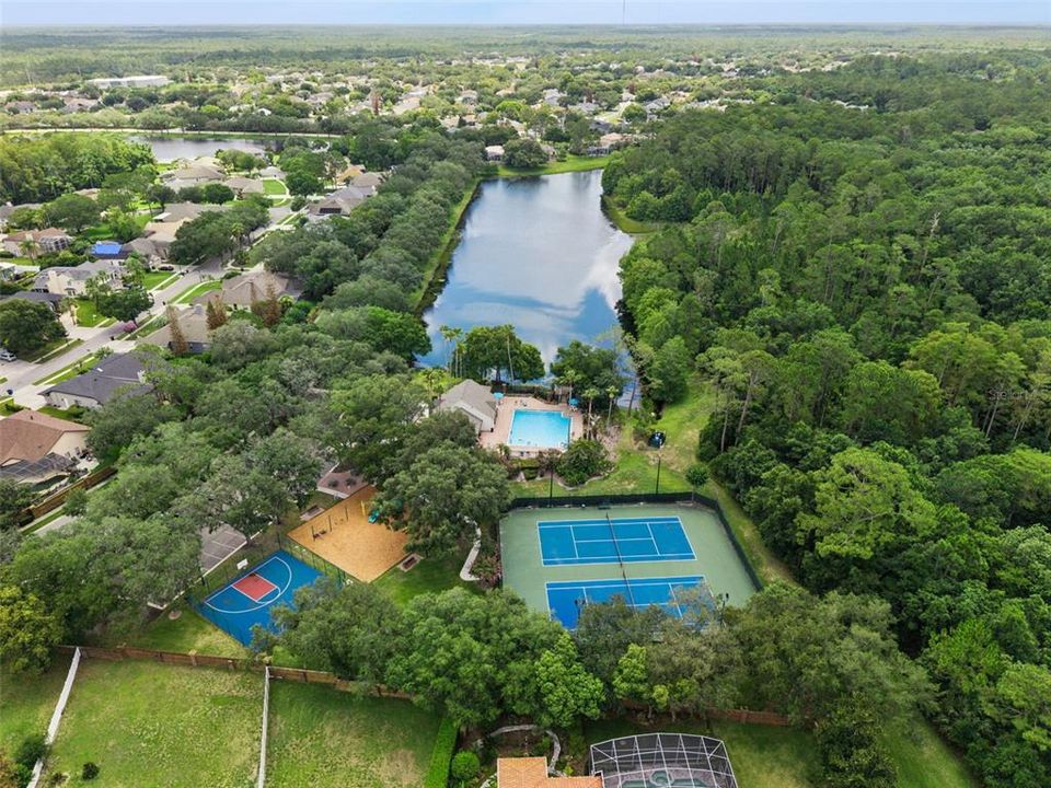 En Venta: $550,000 (4 camas, 2 baños, 2269 Pies cuadrados)