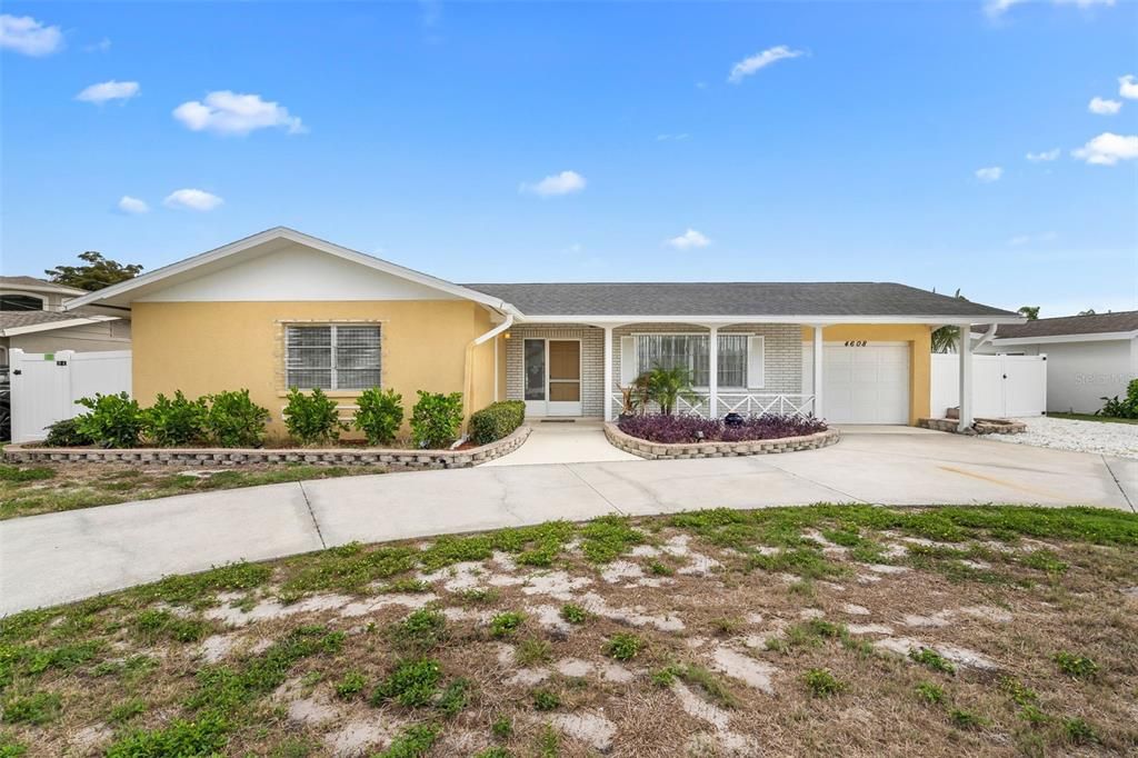 For Sale: $650,000 (3 beds, 2 baths, 1630 Square Feet)
