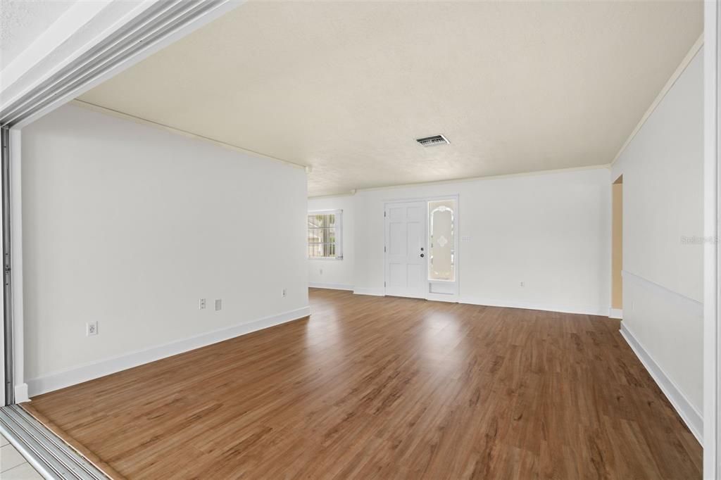 For Sale: $650,000 (3 beds, 2 baths, 1630 Square Feet)