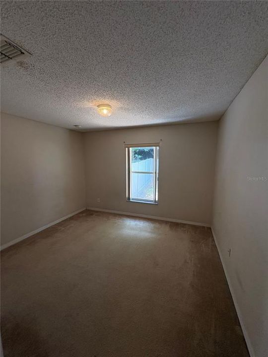 В аренду: $1,925 (4 спален, 2 ванн, 1699 Квадратных фут)