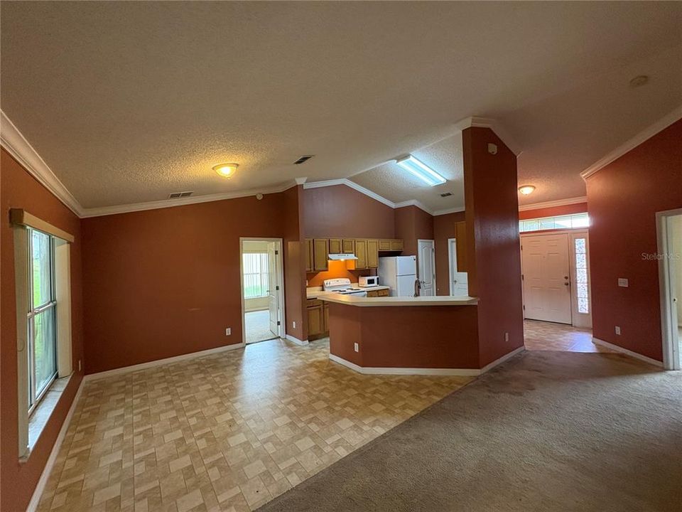 В аренду: $1,925 (4 спален, 2 ванн, 1699 Квадратных фут)